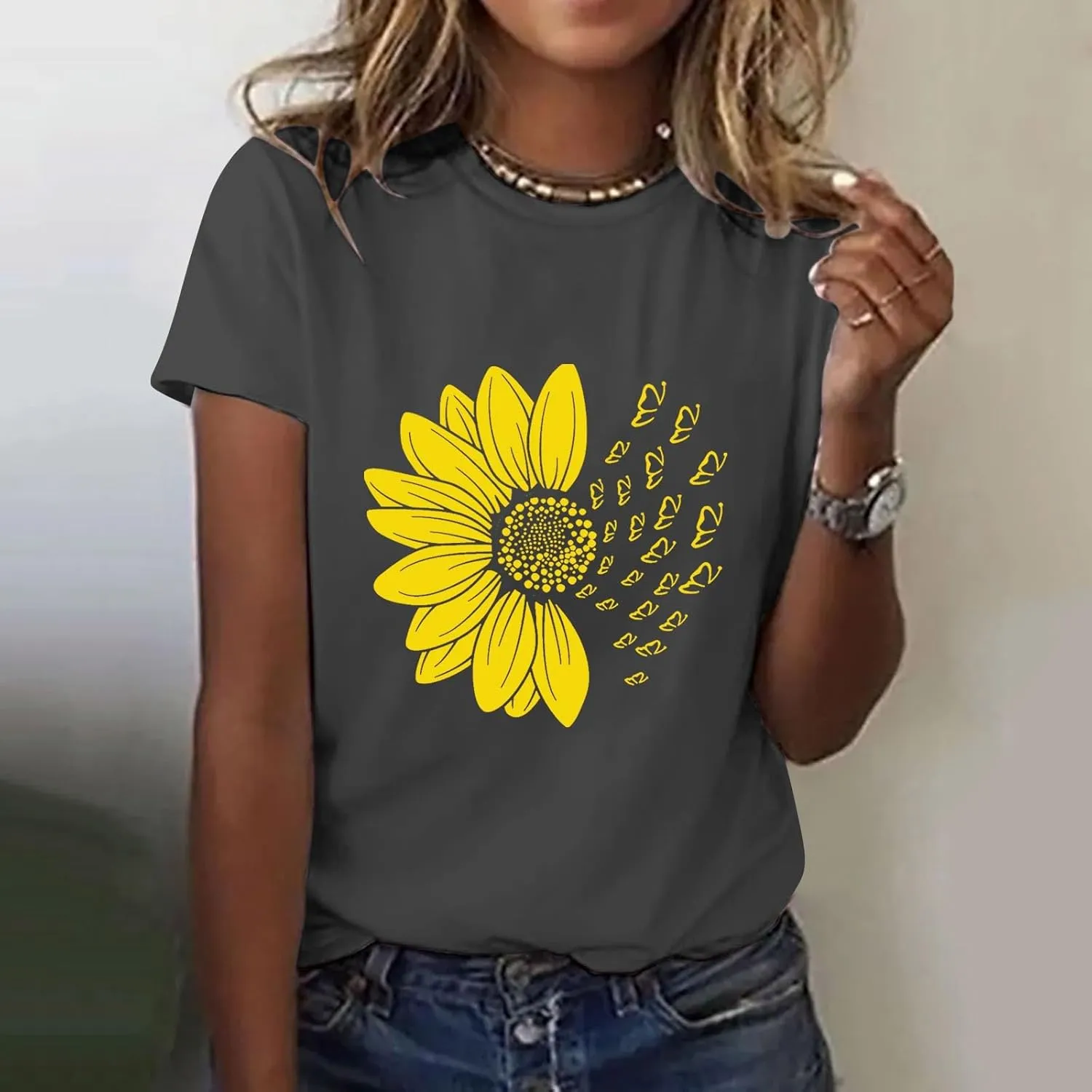 Women's Summer Sunflower T Shirt Cute Flower Graphic Loose Tees Crew Neck Short Sleeve Casual Tops